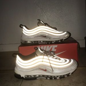 no longer wear shoes